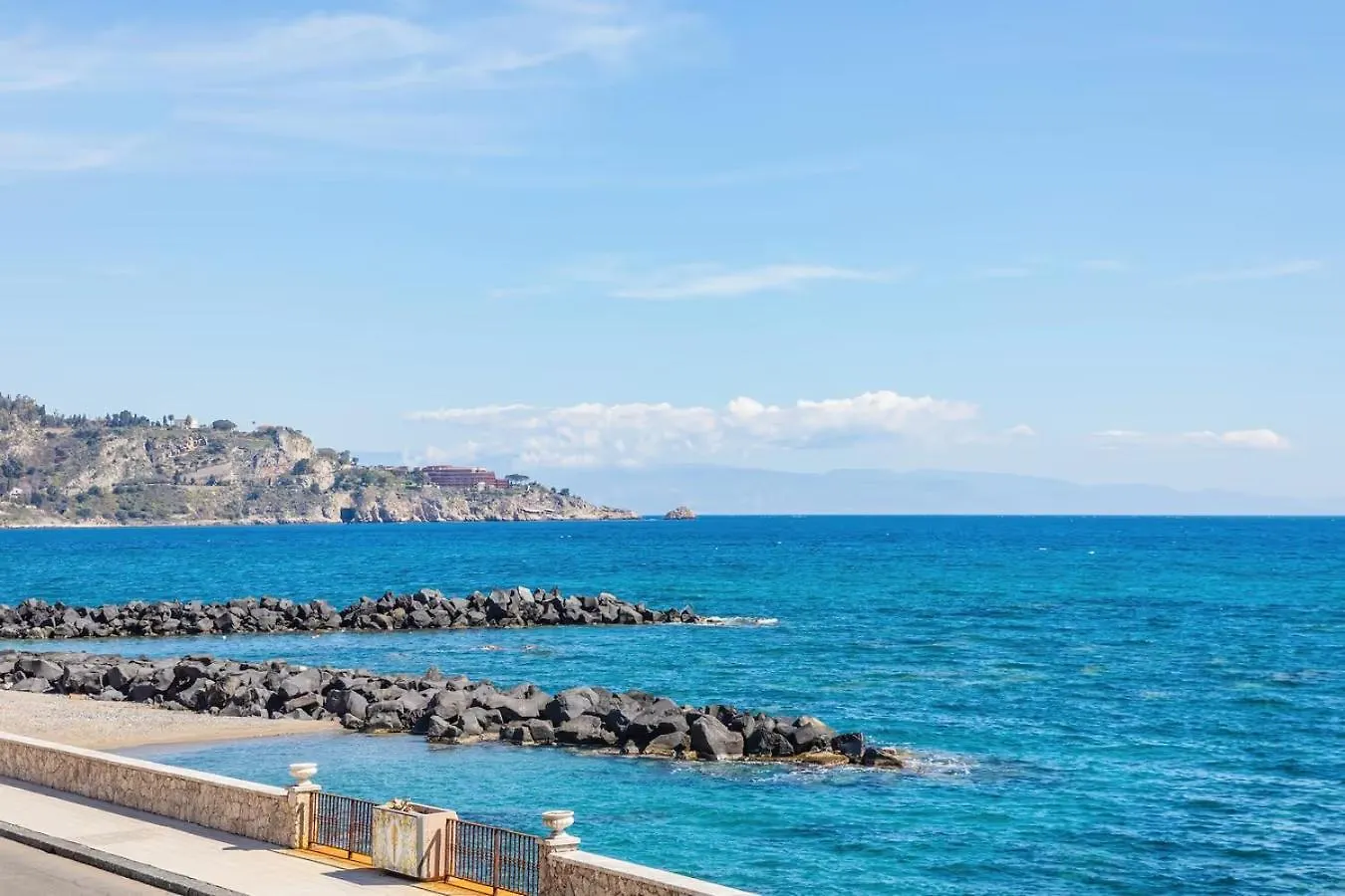 Konukevi La Gioia Otel Giardini Naxos