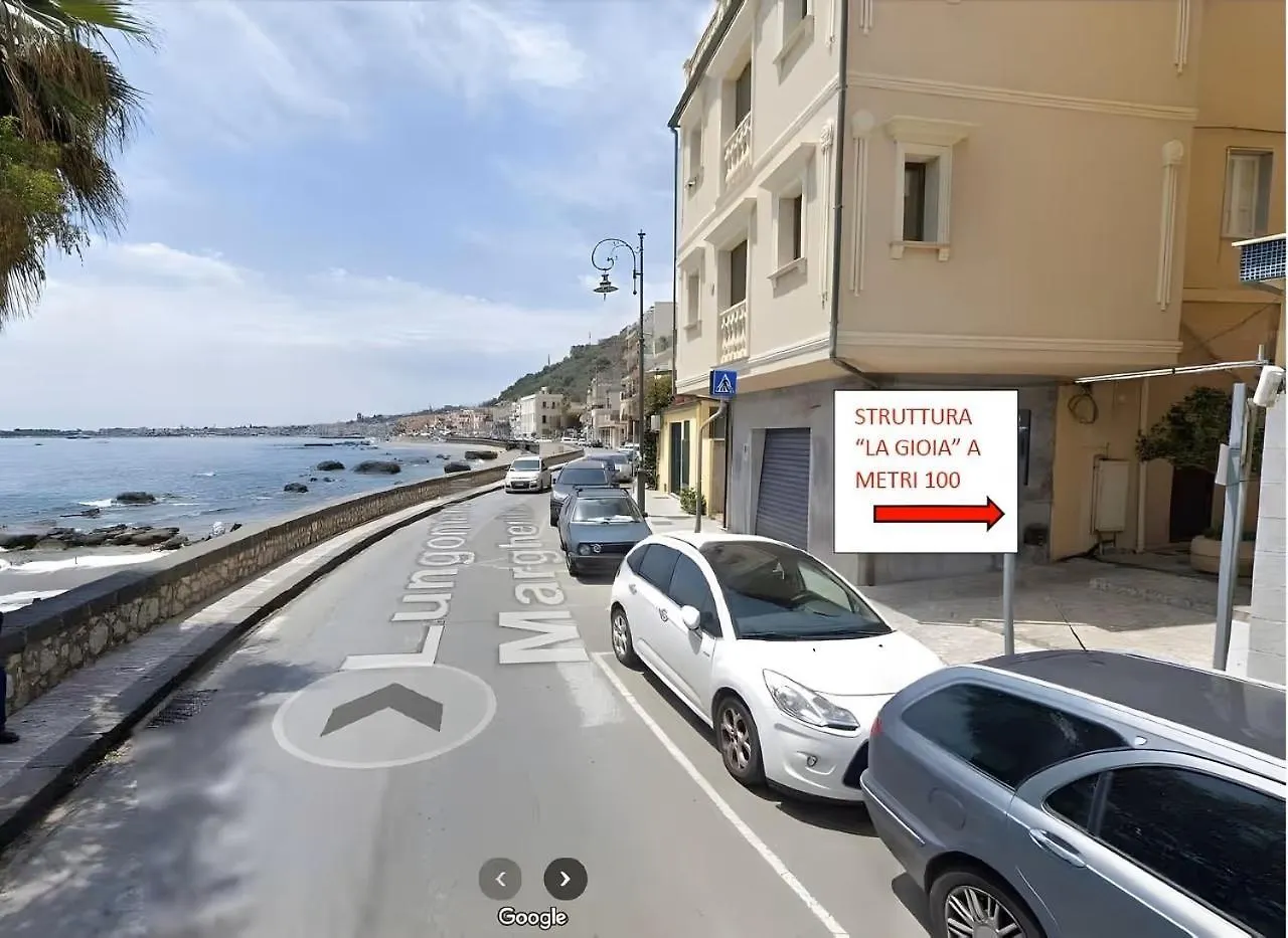 Konukevi La Gioia Otel Giardini Naxos